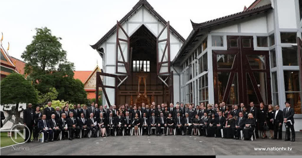 ทูต 65 ประเทศเยี่ยมชมโรงราชรถ