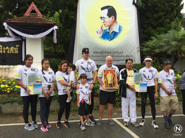 อดีตหน่วยซีลอังกฤษ วิ่ง 900 กม. เชียงใหม่-ประจวบฯ ถวายอาลัยในหลวง ร.9
