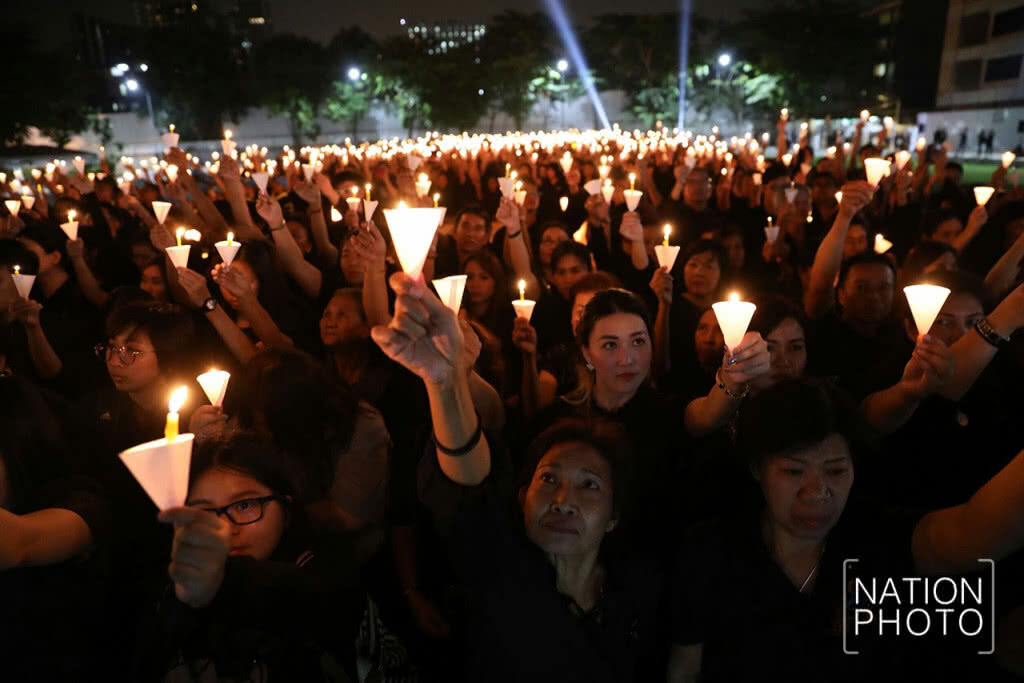 ธนาคารออมสิน-ประชาชนร่วมจุดเทียนถวาย ความอาลัย "แสงแห่งรัก" เพื่อพ่อ ธนาคารออมสิน-ประชาชนร่วมจุดเทียนถวาย ความอาลัย "แสงแห่งรัก" เพื่อพ่อ