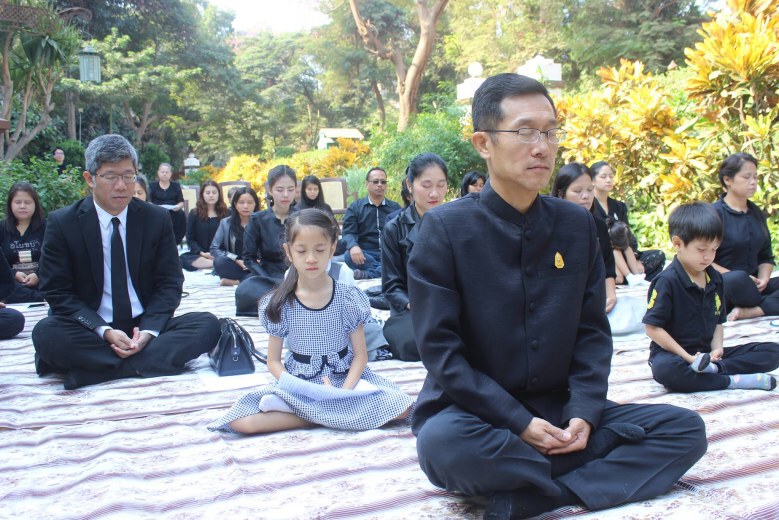 ชาวไทยในอียิปต์ ร่วมนั่งสมาธิ น้อมรำลึก ครบ 365 วัน การเสด็จสวรรคต