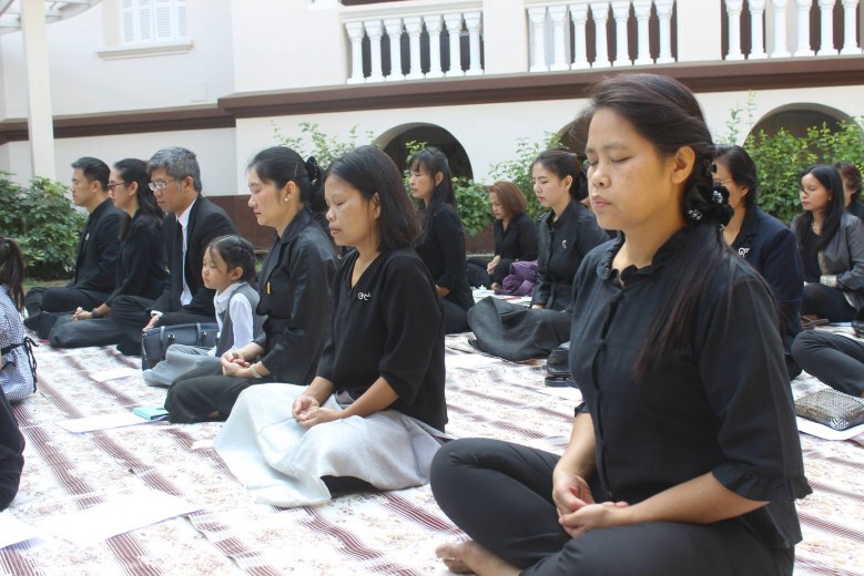 ชาวไทยในอียิปต์ ร่วมนั่งสมาธิ น้อมรำลึก ครบ 365 วัน การเสด็จสวรรคต