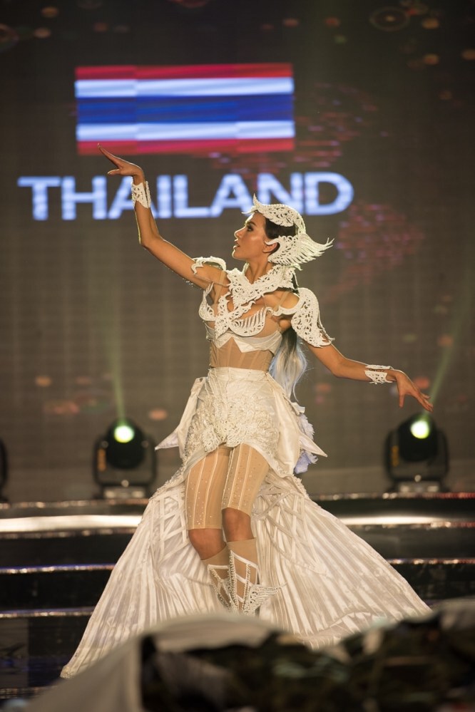 '76 ชุดประจำชาติ' มิสแกรนด์ สุดอลังการ