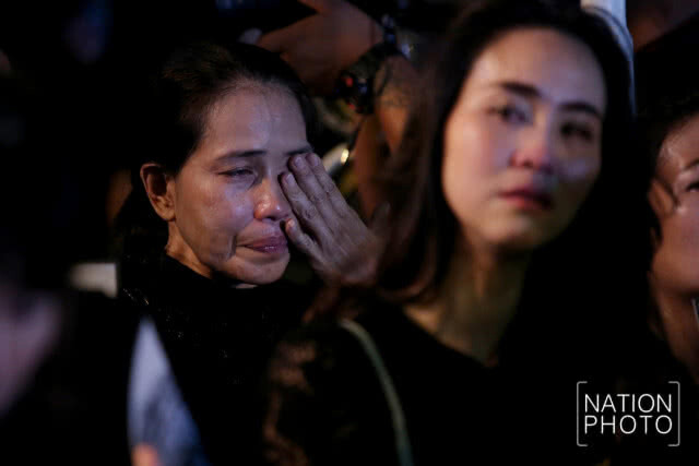 (ภาพชุด) คณะแพทย์และบุคลากรศิริราชร่วมพิธีศิระกรานพระภูบาลนวมินทร์