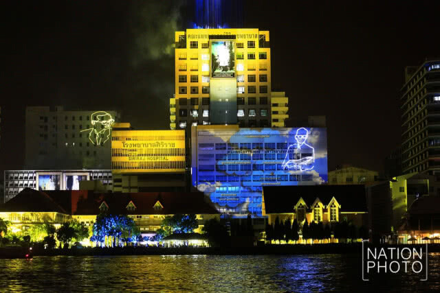 (ภาพชุด) ยิงแสงเลเซอร์พระบรมฉายาลักษณ์ ในหลวง ร.9 ไปยังคณะเทคนิคการแพทย์ ถวายราชสักการะ