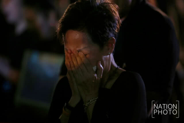 (ภาพชุด) คณะแพทย์และบุคลากรศิริราชร่วมพิธีศิระกรานพระภูบาลนวมินทร์