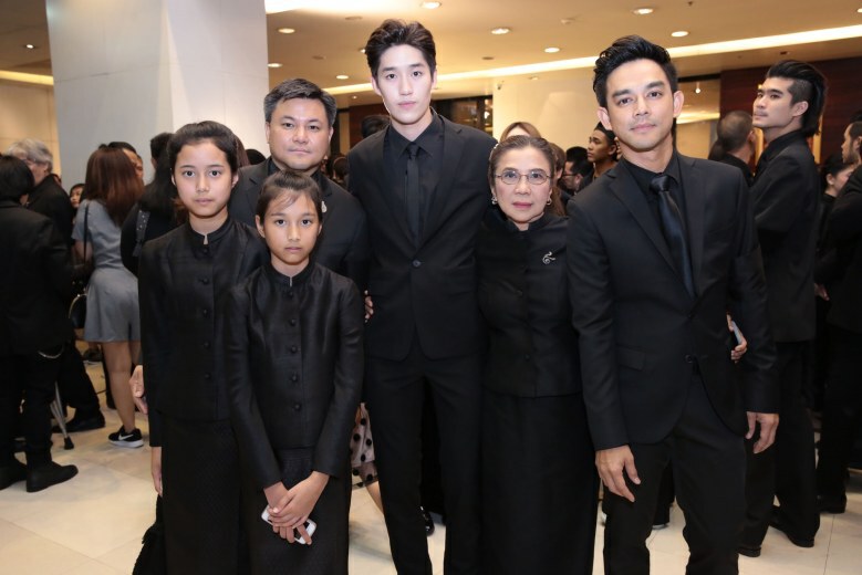 'เบิร์ด'นำทีม'แกรมมี่'น้อมสำนึกในพระมหากรุณาธิคุณ'ในหลวงร.9'