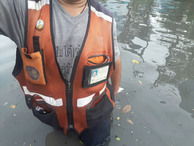 (รวมภาพ) ฝนถล่มกรุง 
เช้าวันนี้..(14 ต.ค.)
น้ำท่วมหลายจุดในกทม.