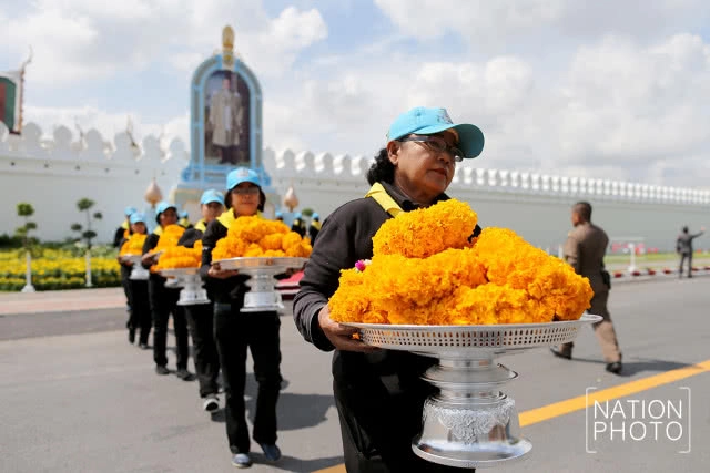 สมเด็จพระเจ้าอยู่หัว ร.10 ทรงพระกรุณาโปรดเกล้าฯ ตั้งซุ้มพระบรมฉายาลักษณ์ ร.9