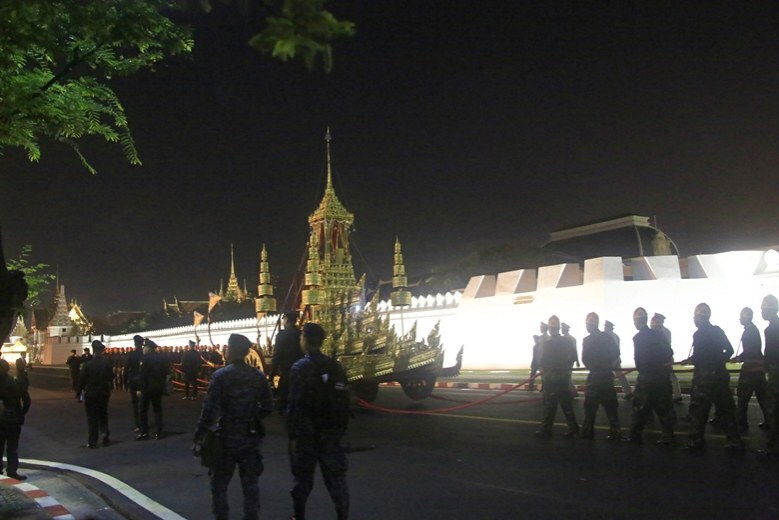 (ภาพชุด) ซ้อมริ้วขบวนพระบรมราชอิสริยยศฯ เคลื่อนพระบรมศพ