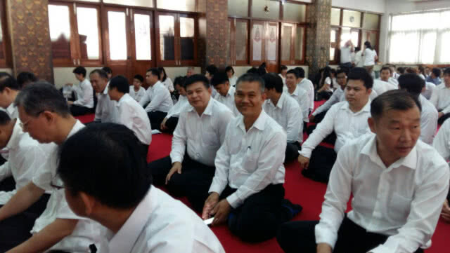 พิธีบรรพชาอุปสมบทหมู่ เพื่อถวายเป็นพระราชกุศลแด่ในหลวง ร.๙ ณ วัดบวรนิเวศวิหาร