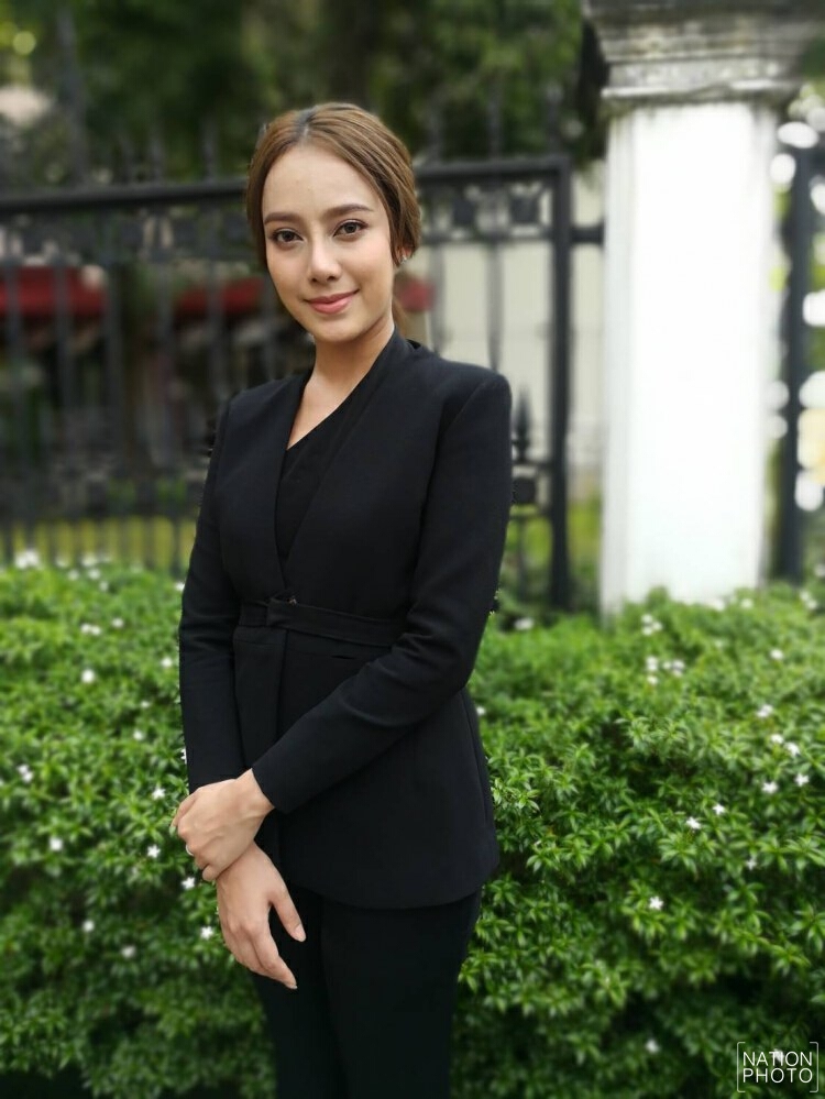 "เปรี้ยว" น้ำตาคลอ เห็นภาพ "น้องณิริน" เช็ดน้ำตาให้ "แม่หนิง" ก่อนปลงผมบวชชี