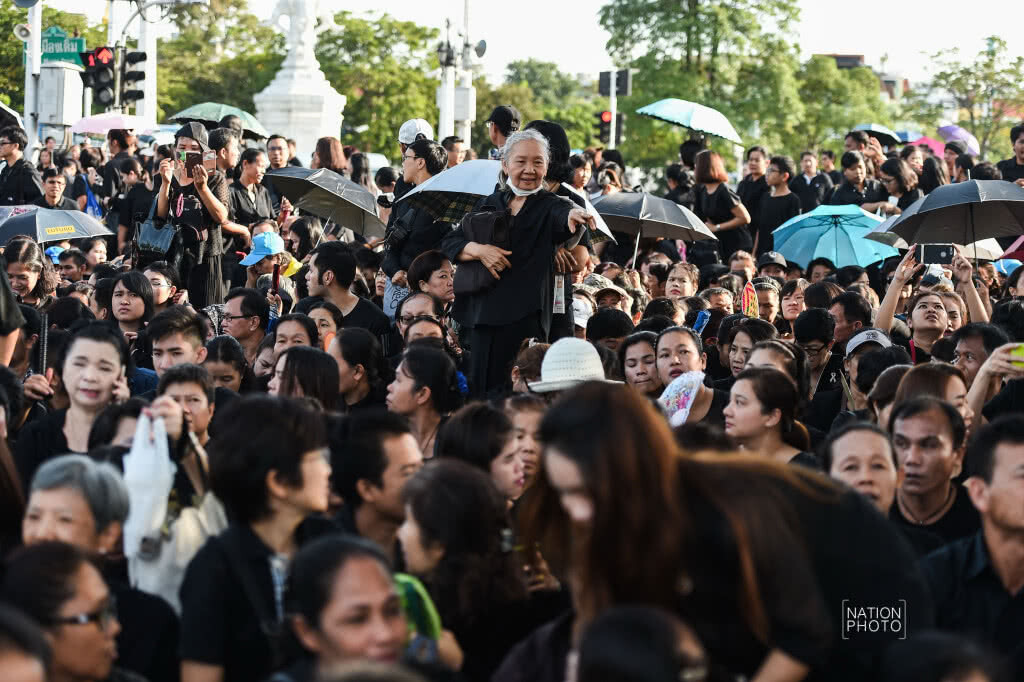 แพทย์ห่วงกลุ่มผู้สูงวัย มีโรคประจำตัว 
เตรียมตัวให้พร้อมก่อนเข้าร่วมพิธีถวายพระเพลิงฯ