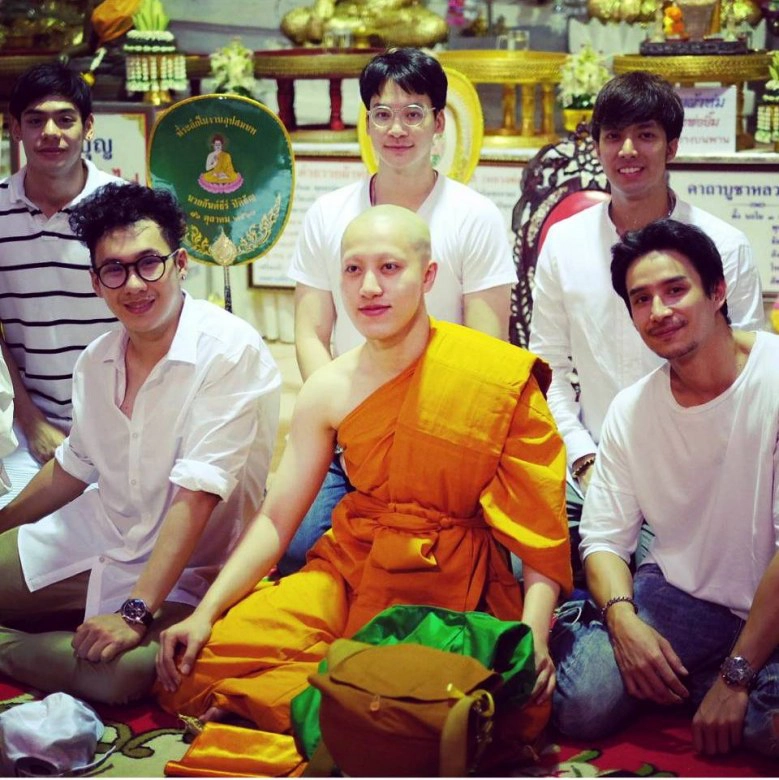 "ซีดี เดอะสตาร์" บวชถวายแด่ในหลวงร.9 และบุพการี ได้ฉายาทางธรรมว่า "ธัมมะจิตโต"