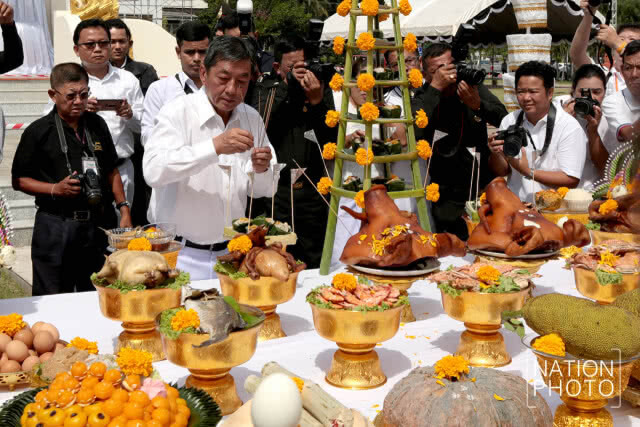 (ภาพชุด) พิธีบวงสรวง พระเมรุมาศจำลอง สงขลา