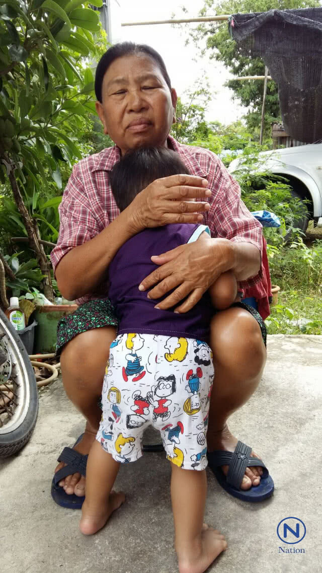 ร้อง! เทศบาลเมืองสนั่นรักษ์ จัดการกองขยะด่วน