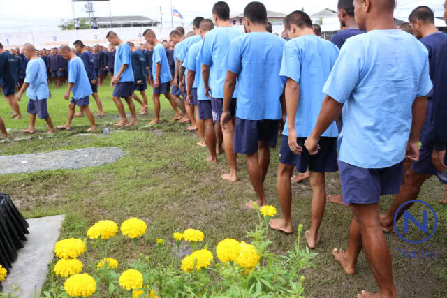 เรือนจำกลางพิษณุโลก แปรอักษรถวายความอาลัยแด่ในหลวง รัชกาลที่ 9