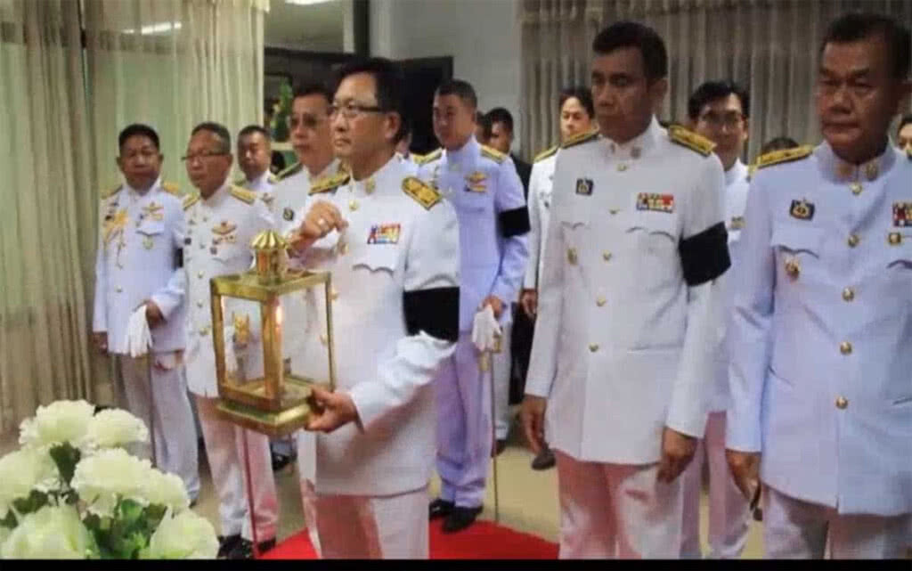 อัญเชิญไฟหลวงพระราชทาน อัญเชิญไฟหลวงพระราชทาน