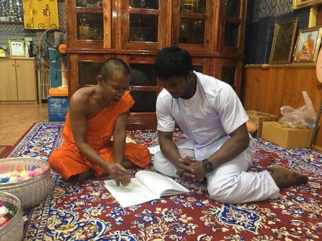 "บัวขาว" บวชถวายเป็นพระราชกุศล แด่ในหลวง ร.๙