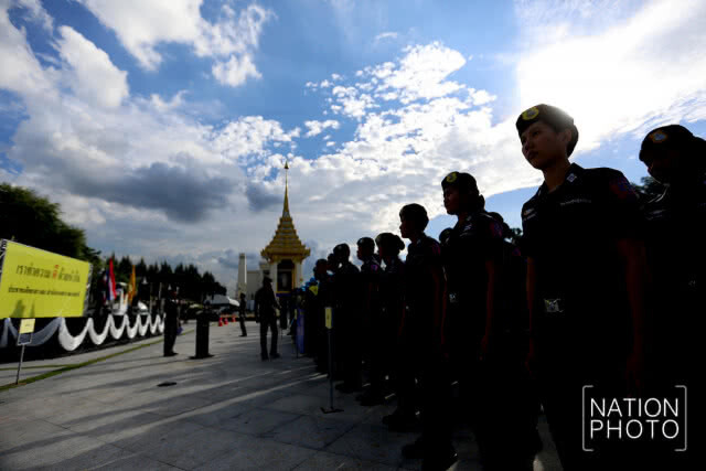ปล่อยแถวเจ้าหน้าที่จิตอาสาดูแลความเรียบร้อยช่วงพระราชพิธีพระบรมศพ รัชกาลที่ 9