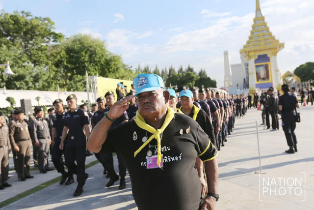 ปล่อยแถวเจ้าหน้าที่จิตอาสาดูแลความเรียบร้อยช่วงพระราชพิธีพระบรมศพ รัชกาลที่ 9