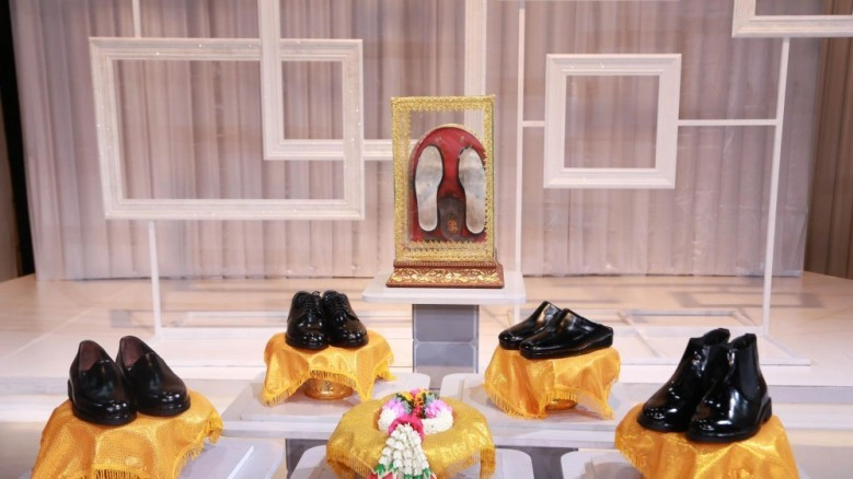 เปิดใจช่างซ่อมรองเท้าของพ่อ "ช่างไก่" เปิดใจช่างซ่อมรองเท้าของพ่อ "ช่างไก่"