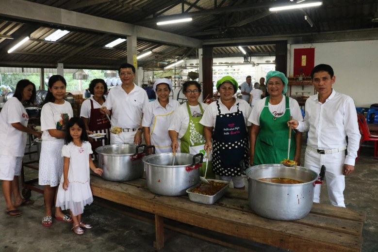 ยกเสาโกเต้งสูงที่สุดในโลกเริ่มประเพณีถือศีลกินผักถวายเป็นพระราชกุศลฯ