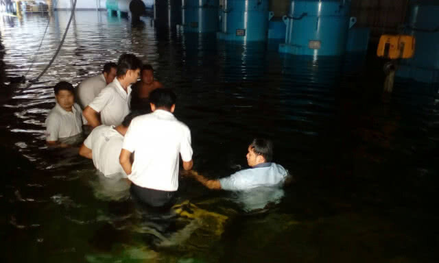 บ่อเก็บน้ำแตก! โรงกรองน้ำบางเลน ต.บางระกำ อ.บางเลน
