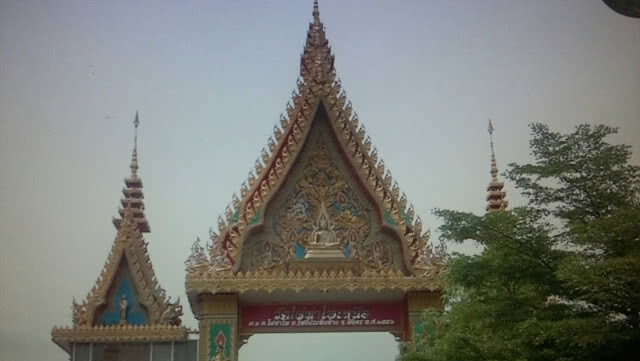 แม่น้ำยมล้นไหลเข้าท่วมวัดไผ่ท่าโพเหนือ
