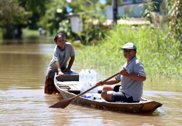 นศ. 20 สถาบัน
เยียวยาน้ำท่วมกรุงเก่า