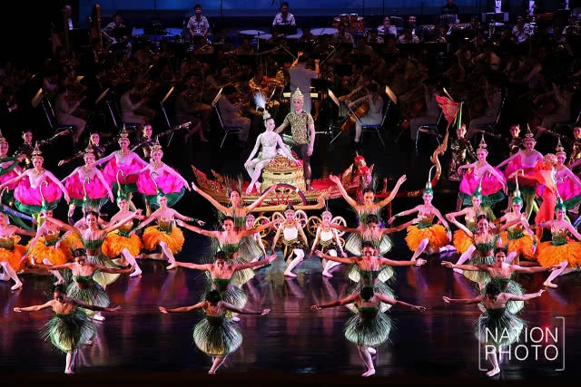 (ภาพชุด)ซ้อมใหญ่ "บัลเลต์ มโนราห์" งานพระราชพิธีถวายพระเพลิงพระบรมศพ ร.9