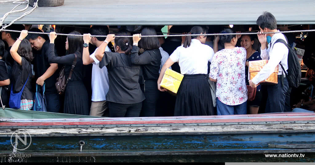 ประชาชนใช้บริการเรือ เดินทางชมการซ้อมริ้วขบวนพระบรมราชอิสริยยศฯ ประชาชนใช้บริการเรือ เดินทางชมการซ้อมริ้วขบวนพระบรมราชอิสริยยศฯ
