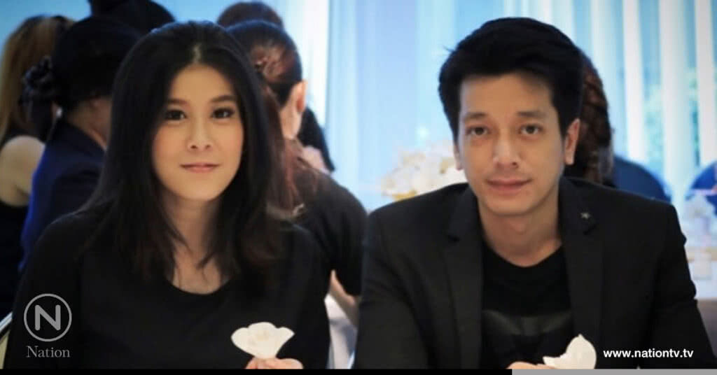 "เคนวงซีล-ลูกตาลAF2" ตื้นตันทำดอกไม้จันทน์ถวายในหลวงร.9 "เคนวงซีล-ลูกตาลAF2" ตื้นตันทำดอกไม้จันทน์ถวายในหลวงร.9