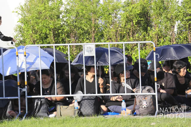 (ภาพชุด) ซ้อมริ้วขบวนพระบรมราชอิสริยยศ