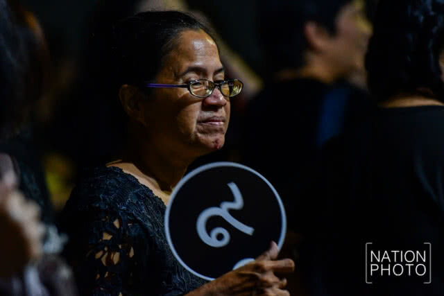 ประชาชนล้นหลาม ต่อแถวเข้าชมซ้อมริ้วขบวนพระบรมราชอิสริยยศ ตั้งแต่ 9 โมงเช้าวานนี้
