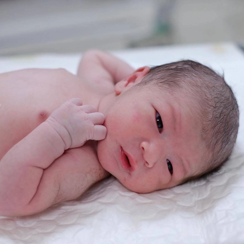 คลอดแล้ว! "น้องดิน" ลูกชาย "กัปตัน - เอ้ก"