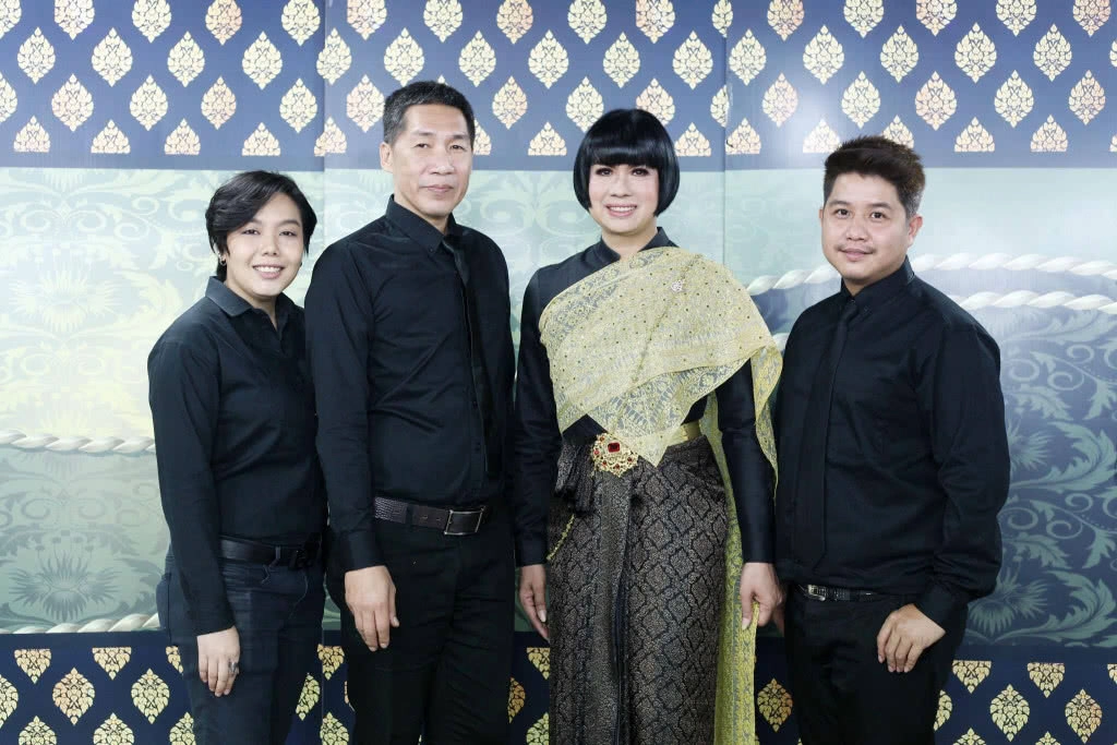 "ศิษย์เอ็มทีไอ" ร่วมใจแต่งหน้าโขนหน้าพระเมรุมาศ รัชกาลที่ ๙