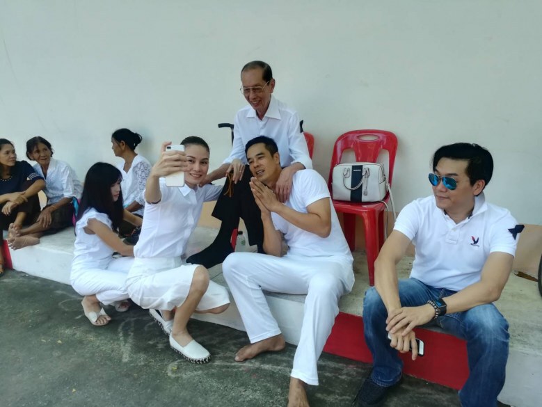 ร่วมอนุโมทนาบุญงานบวช "อ่ำ อัมรินทร์" สุดชื่นมื่น