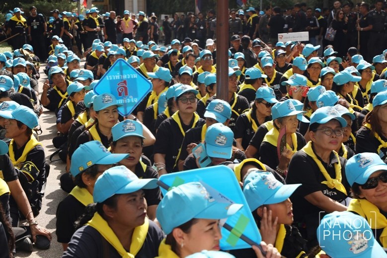 คณะแพทยศาสตร์ศิริราช ร่วมกับจิตอาสาทำความสะอาดโดยรอบรพ.ศิริราช