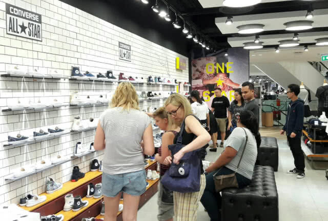 109 ปี กับ "ผ้าใบสุดคลาสสิค" Converse!