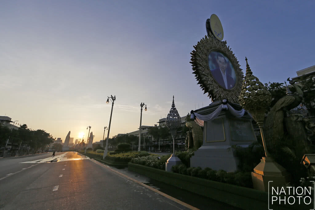 รุ่งสาง ณ ข้าง สนามหลวง รุ่งสาง ณ ข้าง สนามหลวง