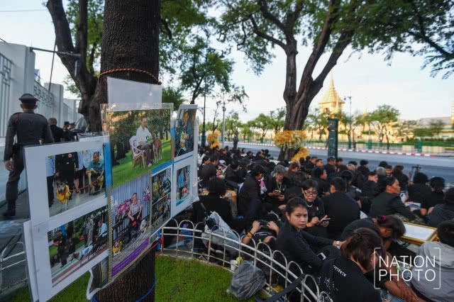 "ในหลวง ร.10" ทรงห่วงใย ปชช. รับสั่งนำเบาะปูรองนั่งกันความร้อน