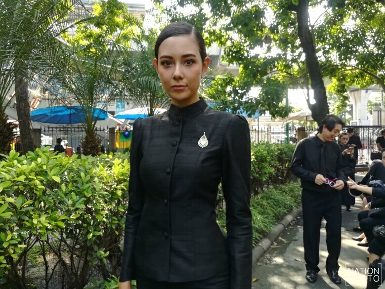 "คนบันเทิง" ร่วมอาลัย ถวายดอกไม้จันทน์