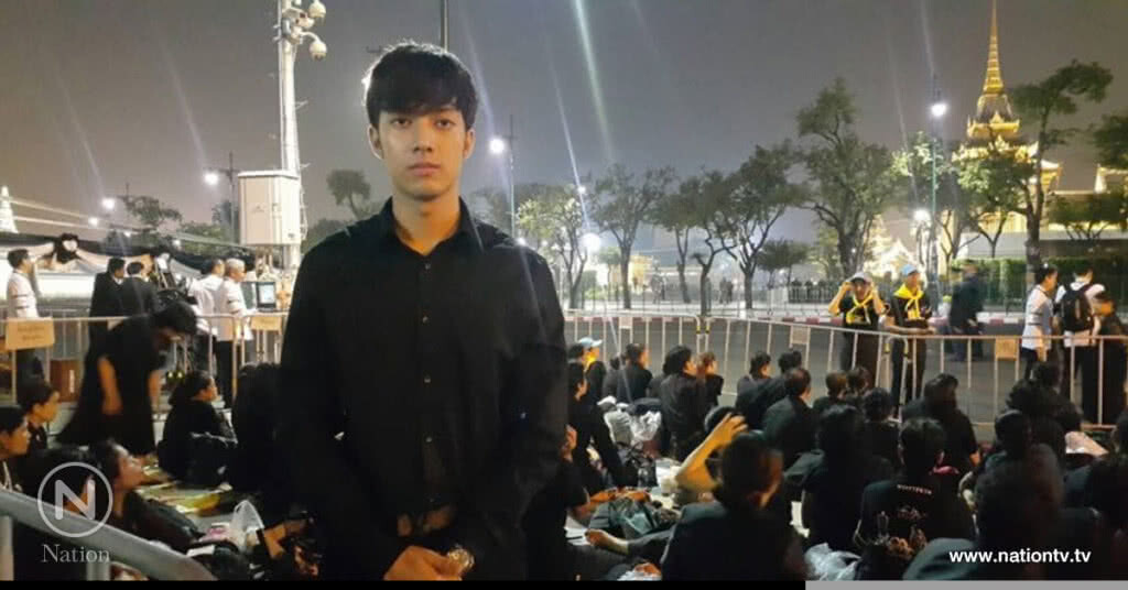"กั้ง เดอะสตาร์"จิตอาสาประดับดอกไม้เพื่อพ่อหลวง "กั้ง เดอะสตาร์"จิตอาสาประดับดอกไม้เพื่อพ่อหลวง