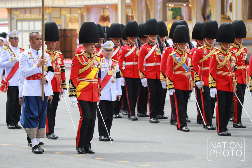สมเด็จพระเจ้าอยู่หัว เสด็จฯร่วมริ้วขบวนพระบรมราชอิสริยยศ พระราชพิธีถวายพระเพลิงพระบรมศพ สมเด็จพระเจ้าอยู่หัว เสด็จฯร่วมริ้วขบวนพระบรมราชอิสริยยศ พระราชพิธีถวายพระเพลิงพระบรมศพ