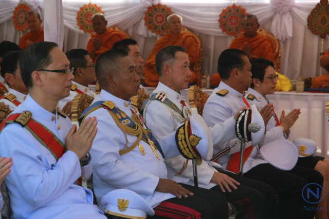 ผู้ว่าฯ – เนวิน นำชาวบุรีรัมย์ ร่วมวางดอกไม้จันทน์ งานพระราชพิธีฯ