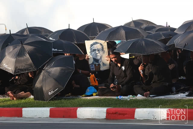 (ภาพชุด) ริ้วขบวนพระบรมราชอิสริยยศ พระราชพิธีถวายพระเพลิงพระบรมศพ