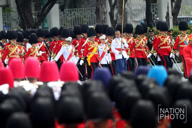 (ภาพชุด) ริ้วขบวนพระบรมราชอิสริยยศ