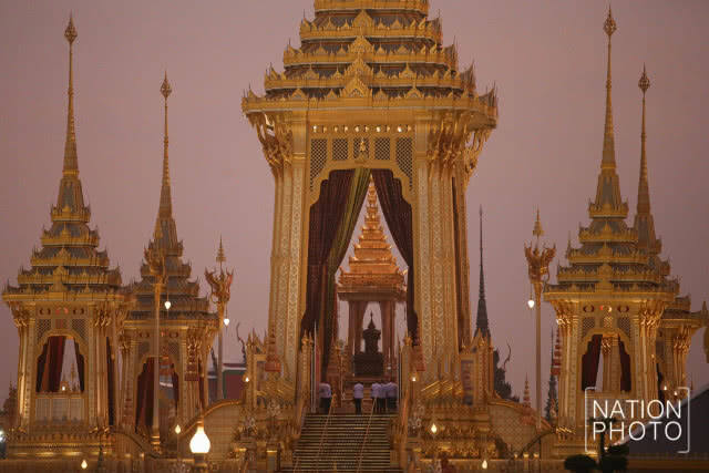 สมเด็จพระเจ้าอยู่หัว ถวายพระเพลิงพระบรมศพ รัชกาลที่ 9