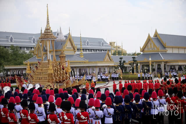 (ภาพชุด) ริ้วขบวนพระบรมราชอิสริยยศ