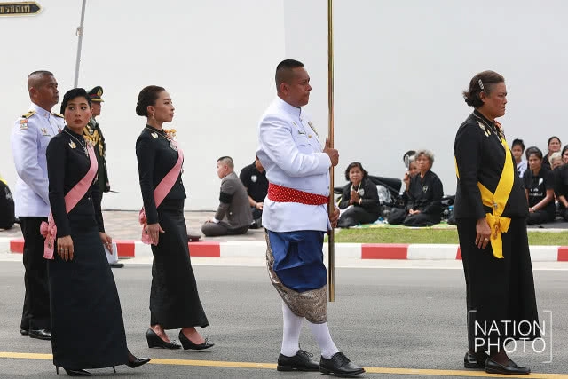 (ภาพชุด) ริ้วขบวนพระบรมราชอิสริยยศ พระราชพิธีถวายพระเพลิงพระบรมศพ